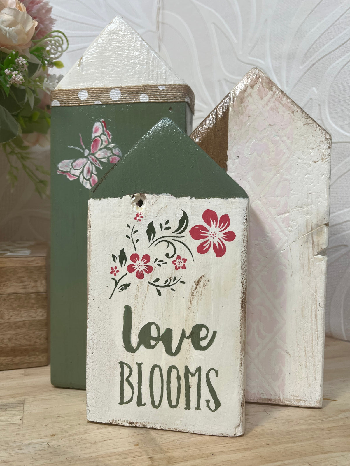 3 House Shelf Sitter Decor