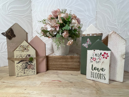 3 House Shelf Sitter Decor