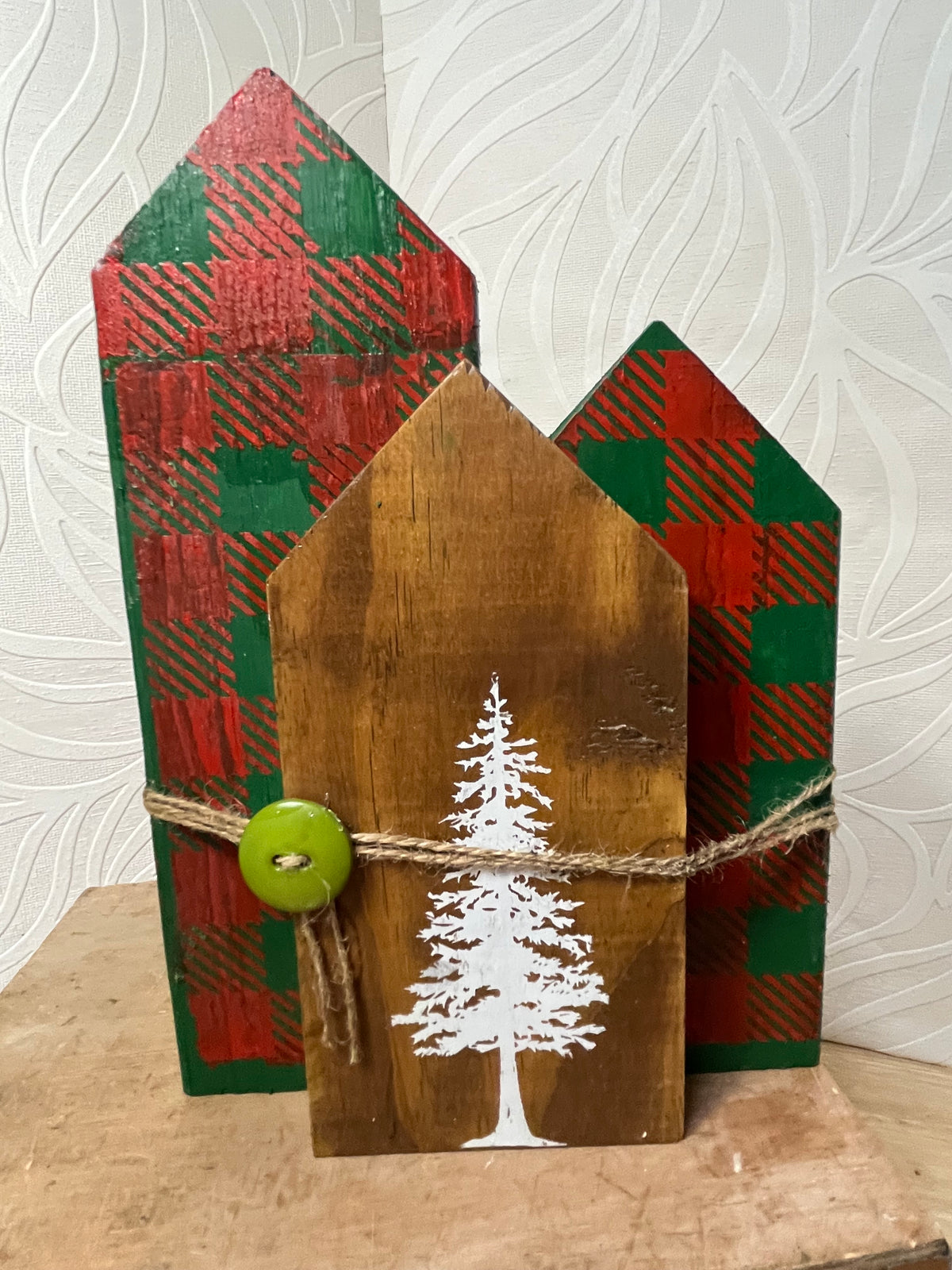 Holiday Shelf Decor